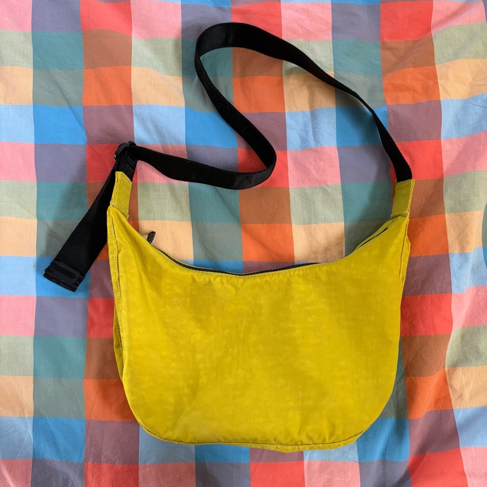 BAGGU Sour Medium Crescent Bag